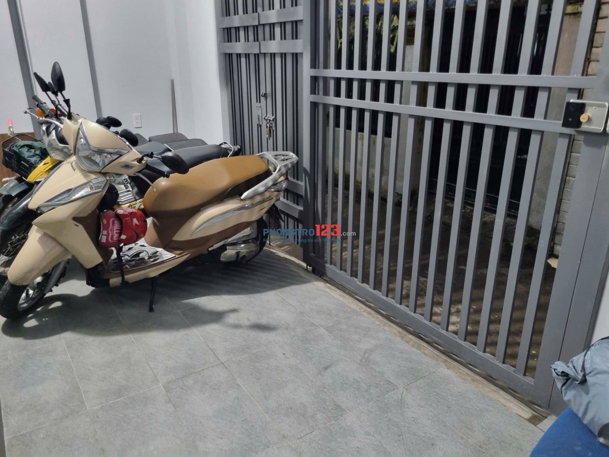 Cho thuê ký túc xá tiện nghi gần trường ĐH Kinh tế Luật , giá 1,7 triệu/người/tháng, phòng 4 giường.
