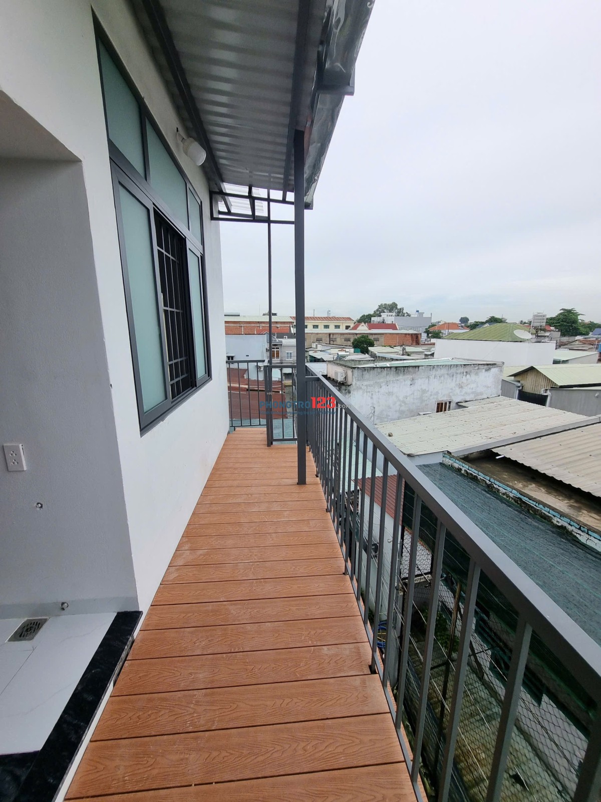Cho thuê ký túc xá tiện nghi gần trường ĐH Kinh tế Luật , giá 1,7 triệu/người/tháng, phòng 4 giường.