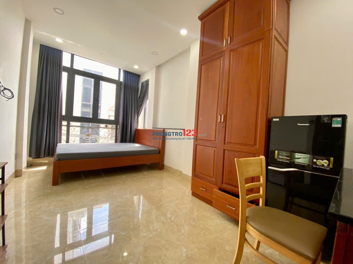 Căn Hộ Full Nội Thất - Thang Máy - Cửa Sổ - Khu Phan Xích Long - Ngã Tư Phú Nhuận