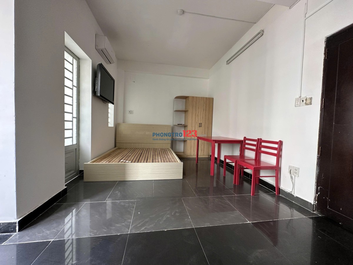 CHO THUÊ PHÒNG 40m2 CỬA SỔ VÀ BAN CÔNG THOÁNG MÁT Ở BÌNH THẠNH GẦN ĐẠI HỌC VĂN LANG - LH: 0334998413