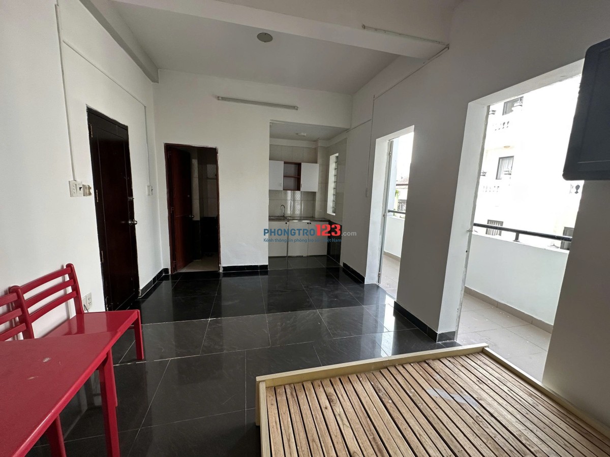 CHO THUÊ PHÒNG 40m2 CỬA SỔ VÀ BAN CÔNG THOÁNG MÁT Ở BÌNH THẠNH GẦN ĐẠI HỌC VĂN LANG - LH: 0334998413