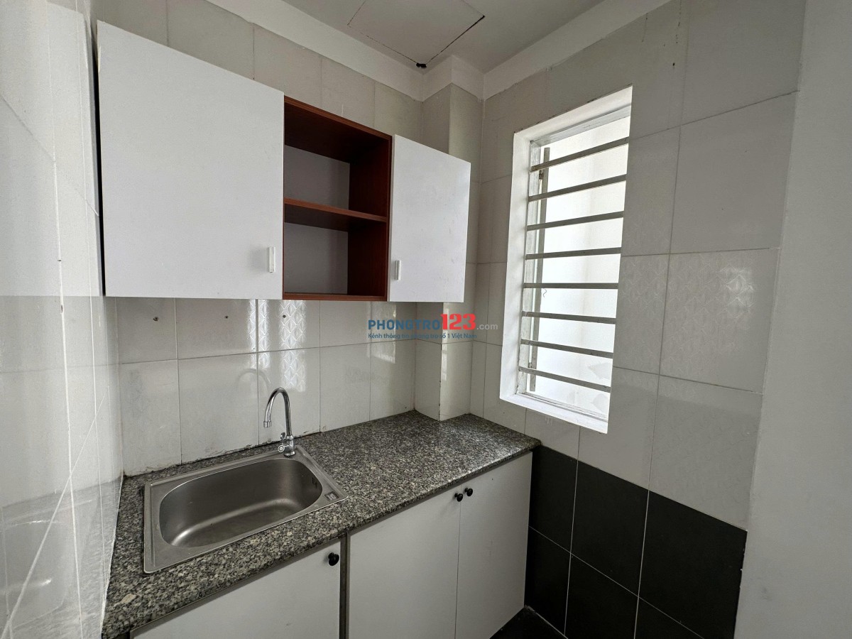 CHO THUÊ PHÒNG 40m2 CỬA SỔ VÀ BAN CÔNG THOÁNG MÁT Ở BÌNH THẠNH GẦN ĐẠI HỌC VĂN LANG - LH: 0334998413