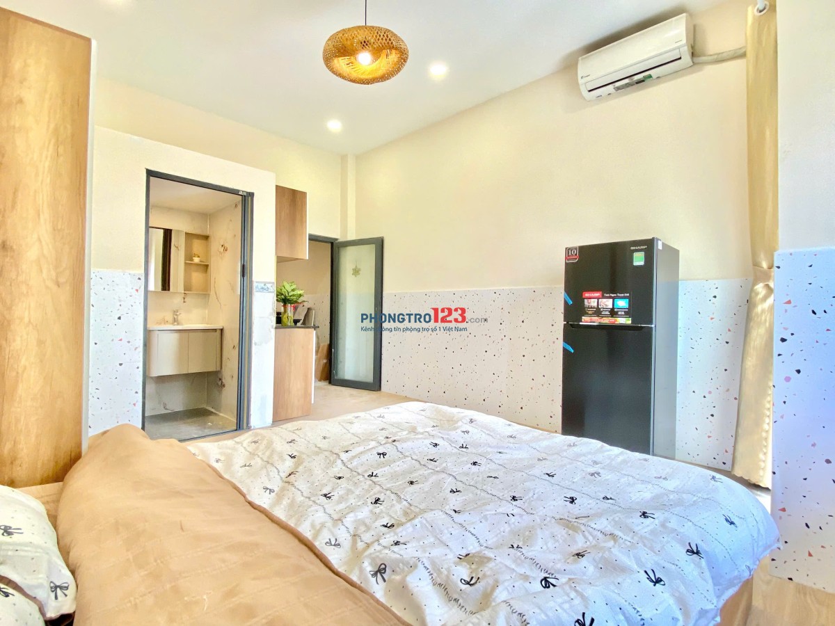 CHO THUÊ CĂN HỘ CÓ BAN CÔNG GẦN ĐH UEF, HUTECH, GTVT - BẾN XE MIỀN ĐÔNG