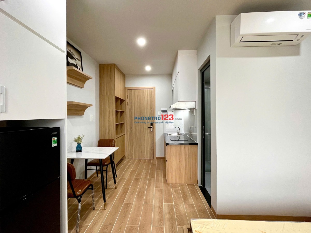  STUDIO BẾP TÁCH XA – BAN CÔNG SIÊU TO – FULL NỘI THẤT, NHÀ MỚI ĐẸP, QUẬN 7 