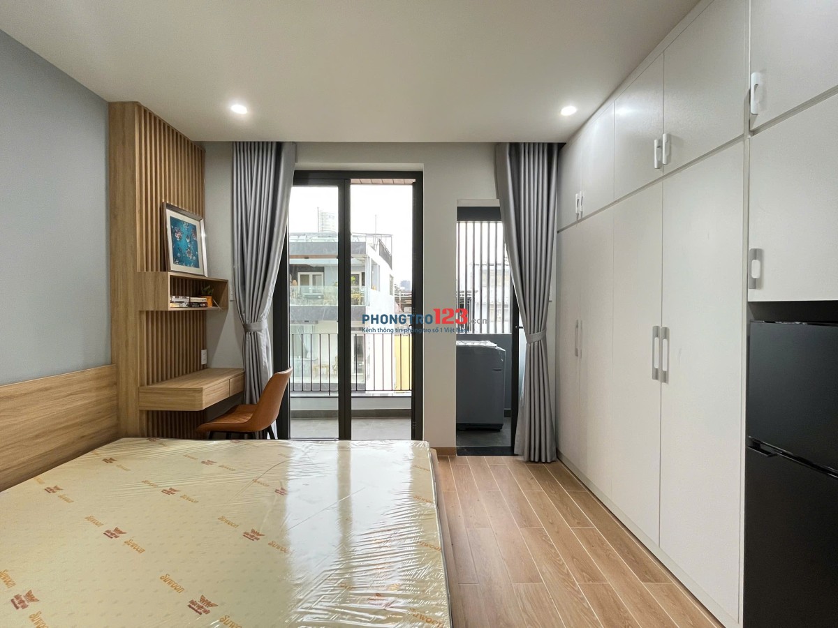  STUDIO BẾP TÁCH XA – BAN CÔNG SIÊU TO – FULL NỘI THẤT, NHÀ MỚI ĐẸP, QUẬN 7 