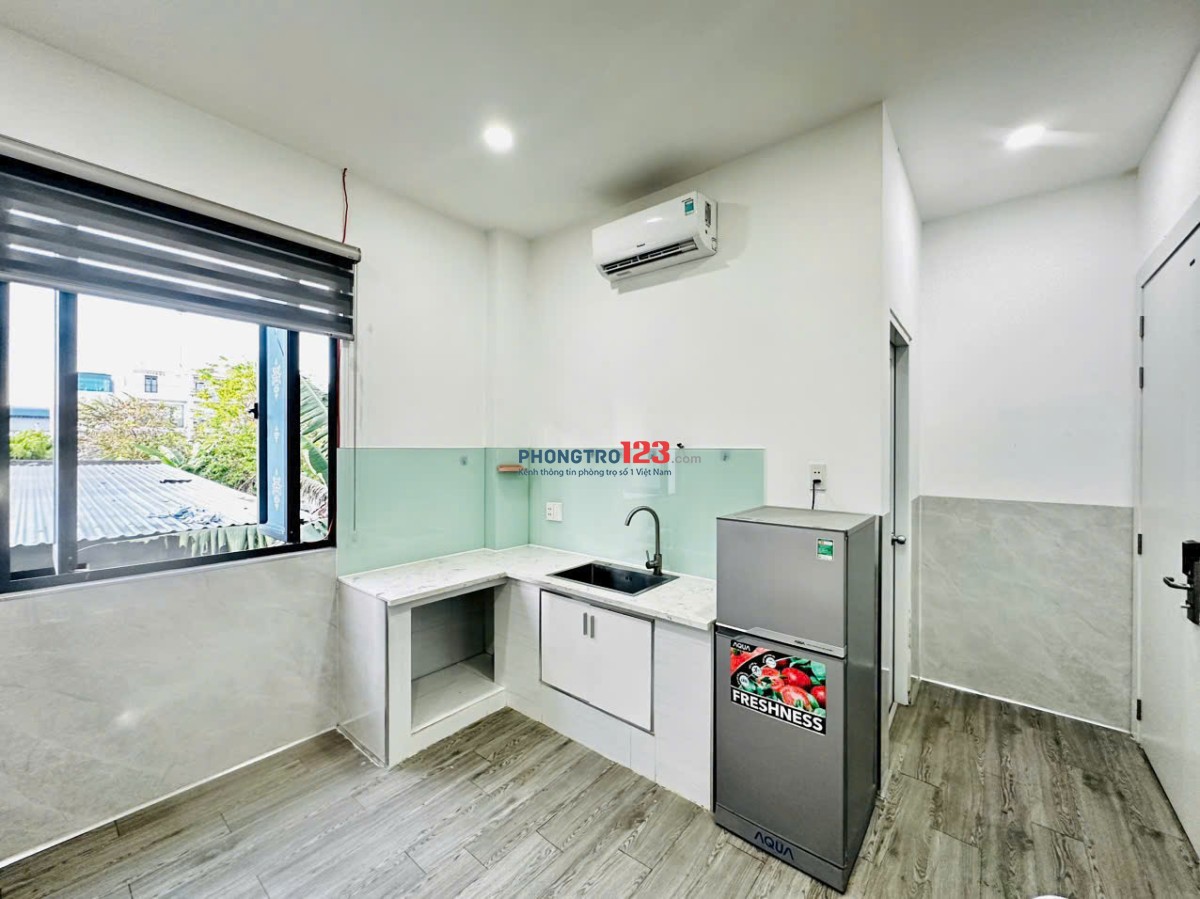 Chính chủ cho thuê phòng ban công, thang máy ở chợ Bình Điền kế UEH, Văn Hiến Nguyễn Văn Linh 4,2tr