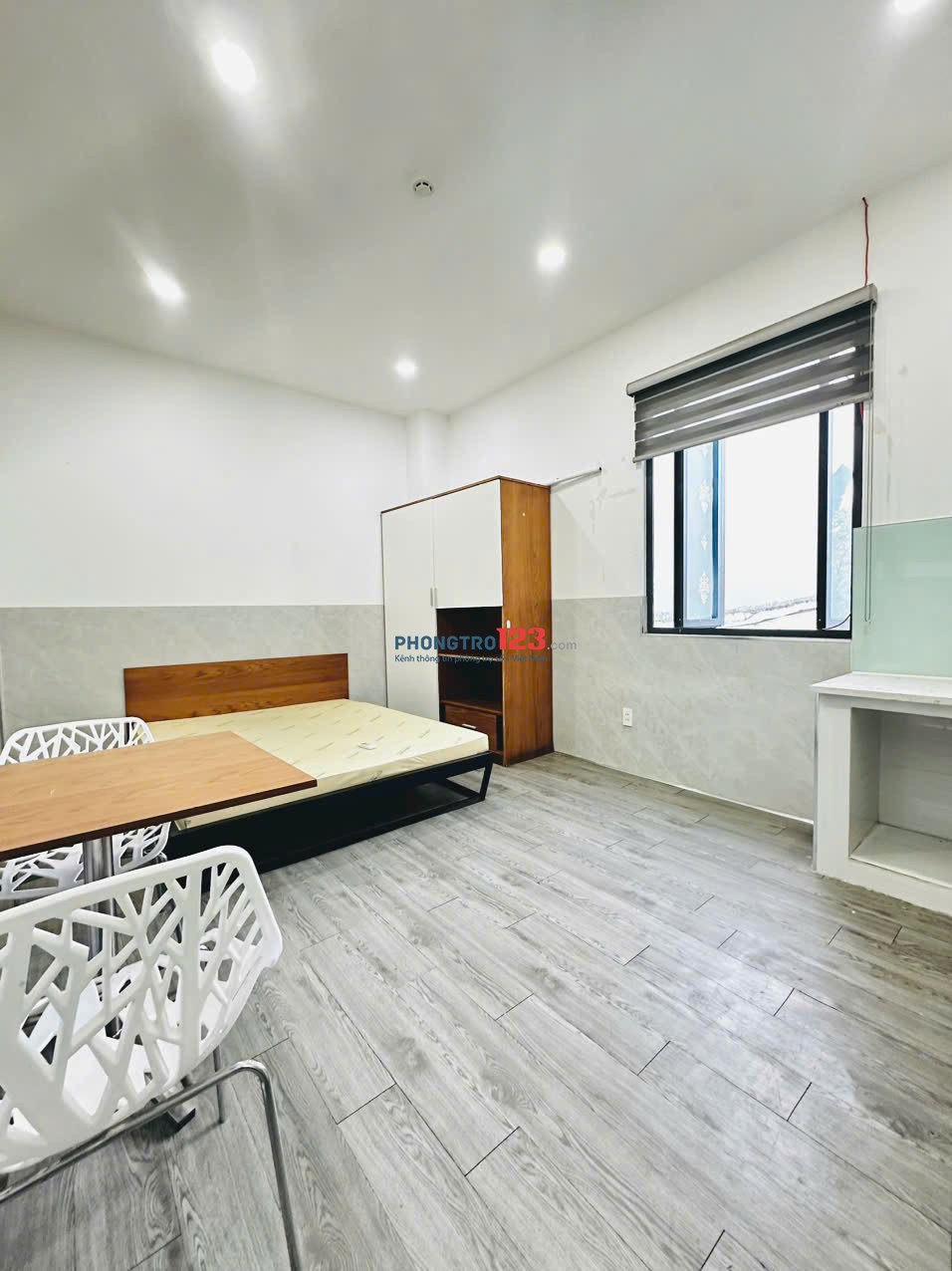 Chính chủ cho thuê phòng ban công, thang máy ở chợ Bình Điền kế UEH, Văn Hiến Nguyễn Văn Linh 4,2tr