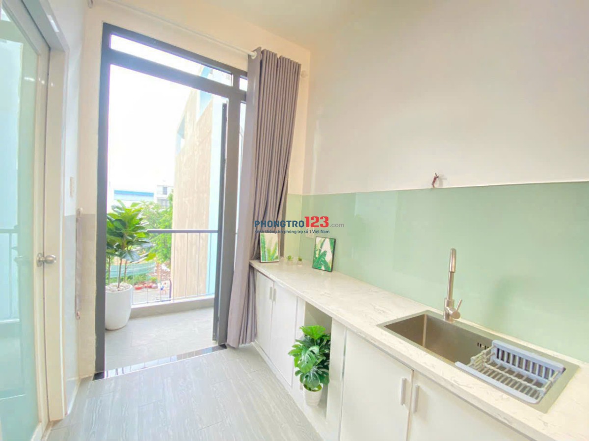 Chính chủ cho thuê phòng ban công, thang máy ở chợ Bình Điền kế UEH, Văn Hiến Nguyễn Văn Linh 4,2tr