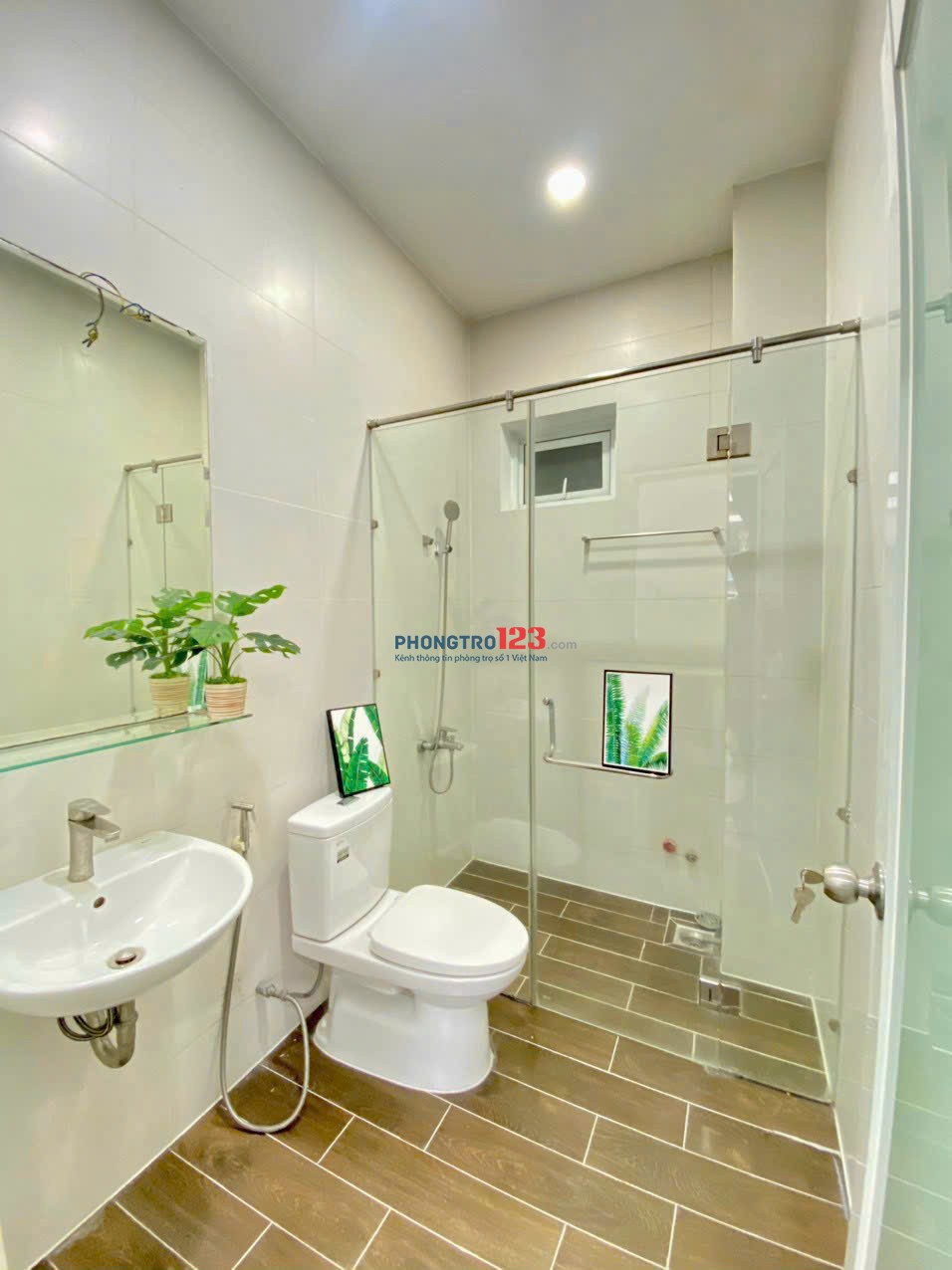Chính chủ cho thuê phòng ban công, thang máy ở chợ Bình Điền kế UEH, Văn Hiến Nguyễn Văn Linh 4,2tr
