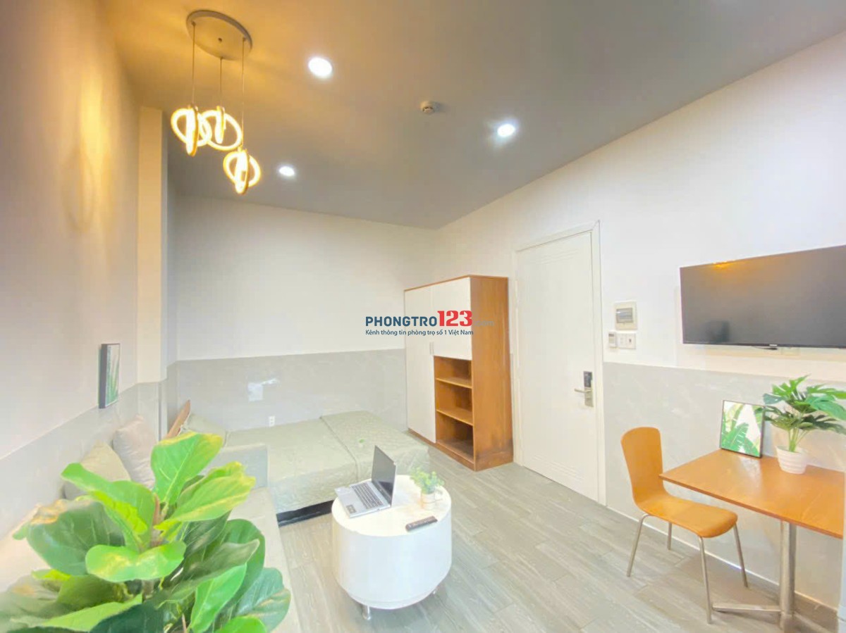 Chính chủ cho thuê phòng ban công, thang máy ở chợ Bình Điền kế UEH, Văn Hiến Nguyễn Văn Linh 4,2tr