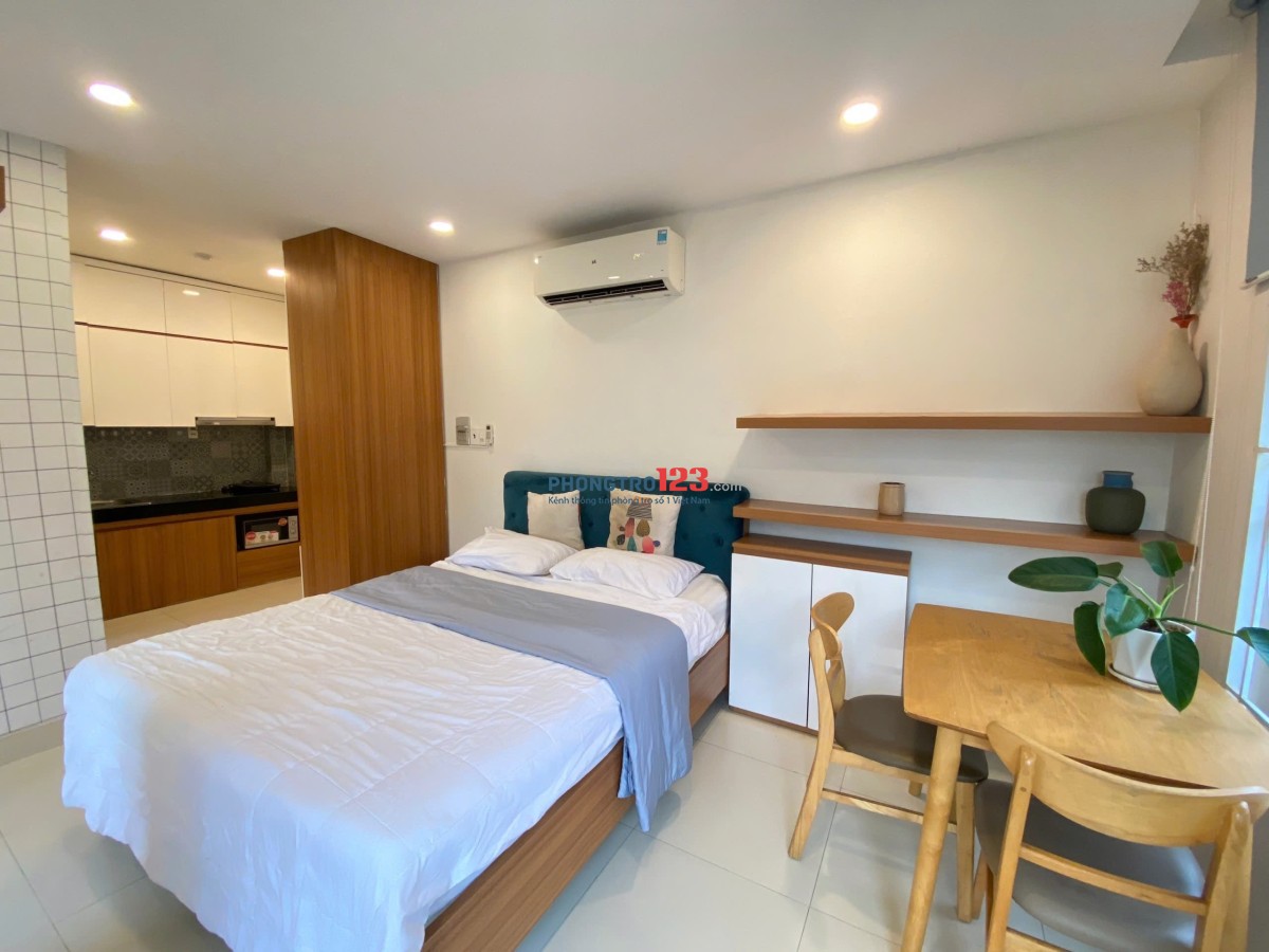 Cho thuê căn hộ full nội thất mới hiện đại ở Tân Bình, cửa sổ rộng siêu thoáng