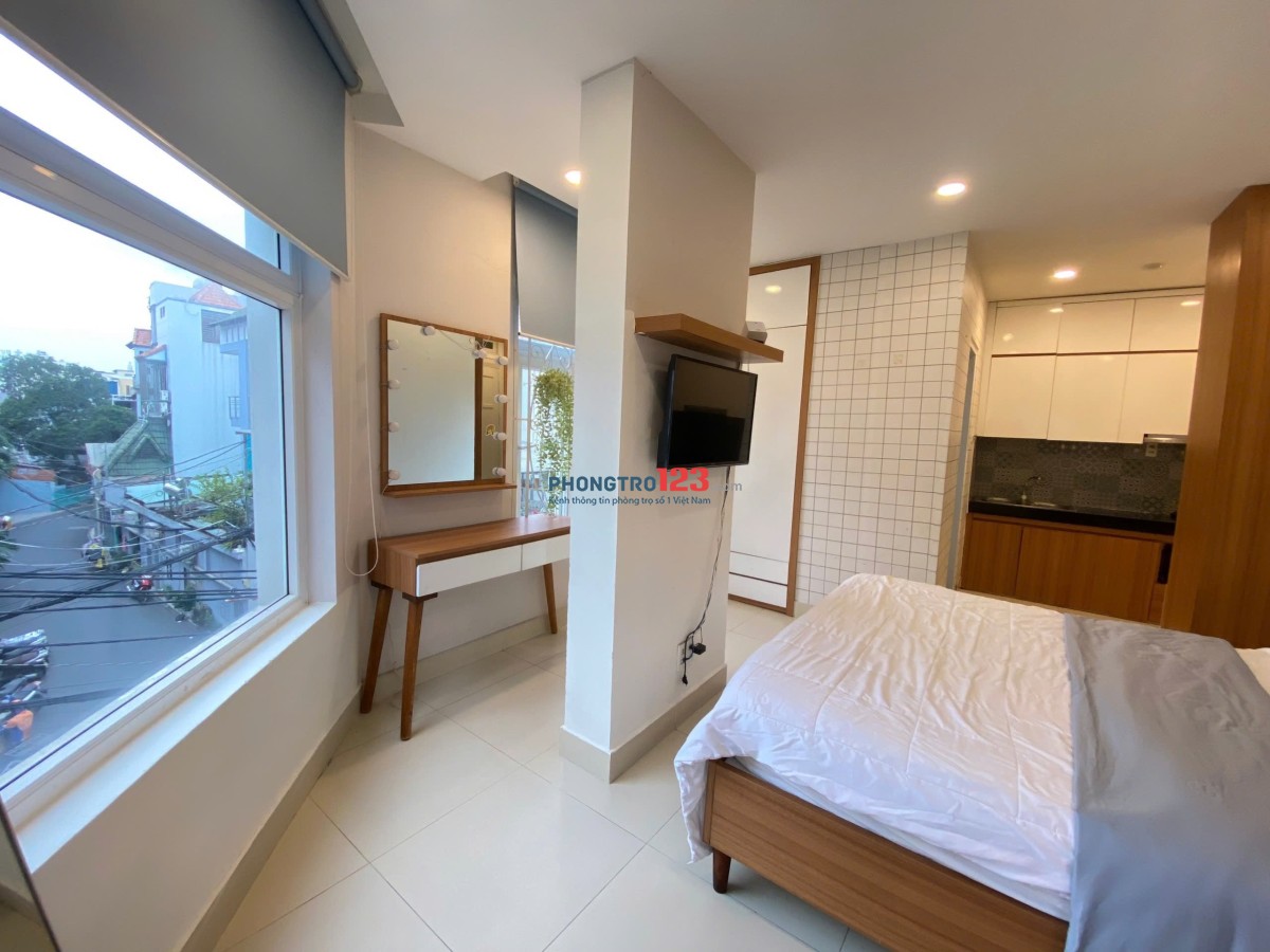 Cho thuê căn hộ full nội thất mới hiện đại ở Tân Bình, cửa sổ rộng siêu thoáng