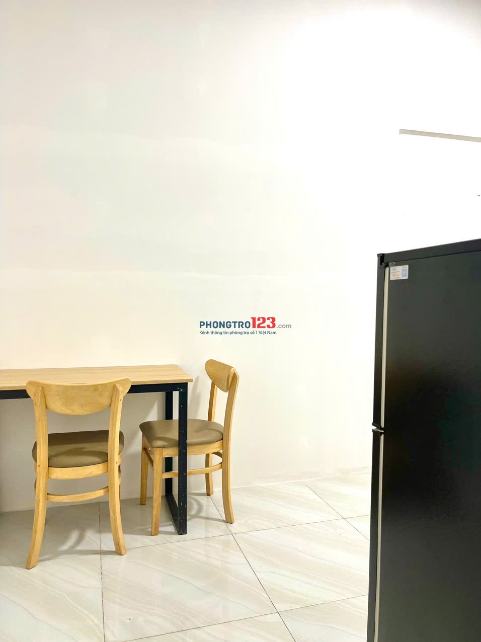CHO THUÊ CĂN HỘ 40m2 SÂN SAU GIẾNG TRỜI THOÁNG MÁT Ở BẠCH ĐẰNG BÌNH THẠNH GIÁP Q1,Q2 -LH: 0334998413