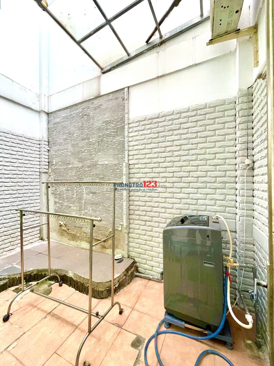 CHO THUÊ CĂN HỘ 40m2 SÂN SAU GIẾNG TRỜI THOÁNG MÁT Ở BẠCH ĐẰNG BÌNH THẠNH GIÁP Q1,Q2 -LH: 0334998413