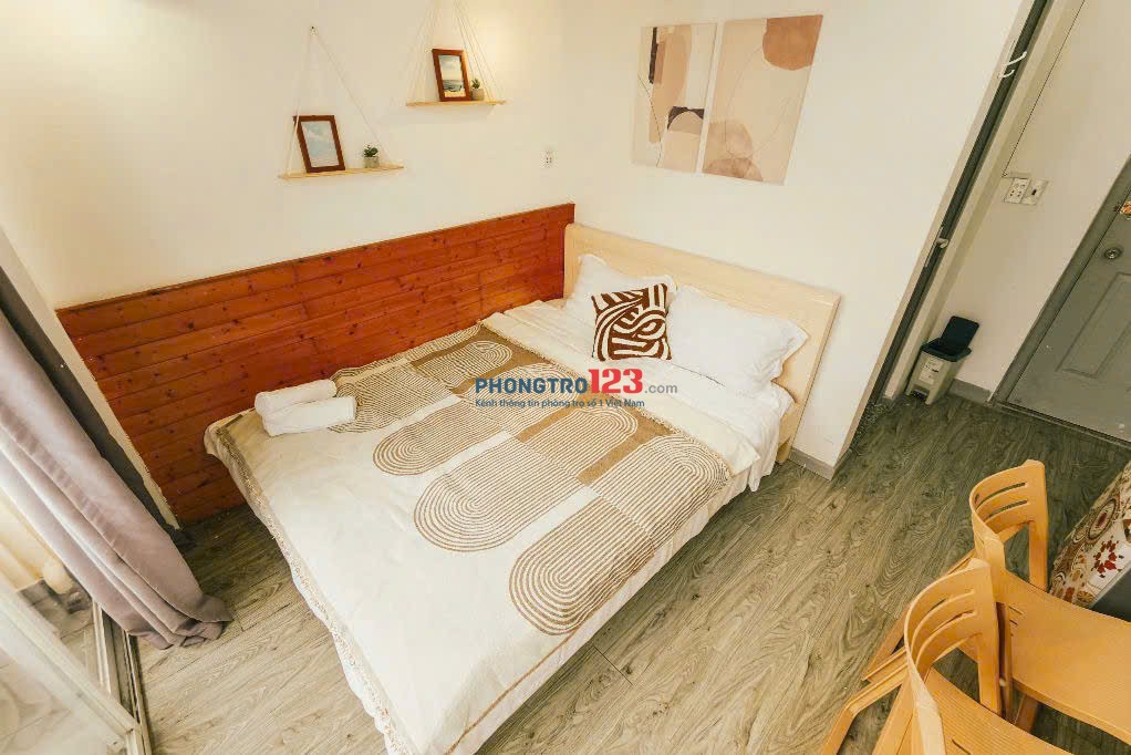 CHO THUÊ PHÒNG FULLL NỘI THẤT CỬA SỔ VÀ BAN CÔNG THOÁNG MÁT Ở LÊ VĂN SỸ PHÚ NHUẬN GIÁP QUẬN 1,QUẬN 3