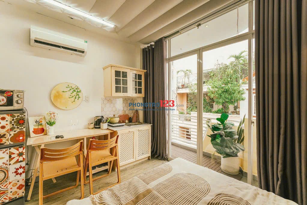 CHO THUÊ PHÒNG FULLL NỘI THẤT CỬA SỔ VÀ BAN CÔNG THOÁNG MÁT Ở LÊ VĂN SỸ PHÚ NHUẬN GIÁP QUẬN 1,QUẬN 3
