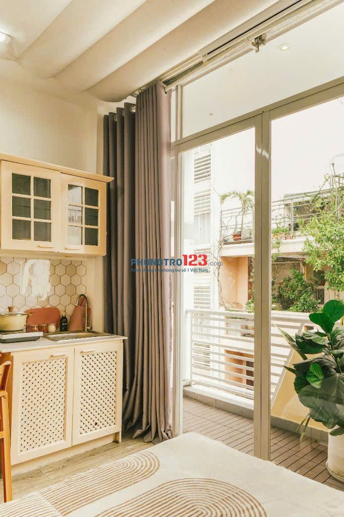 CHO THUÊ PHÒNG FULLL NỘI THẤT CỬA SỔ VÀ BAN CÔNG THOÁNG MÁT Ở LÊ VĂN SỸ PHÚ NHUẬN GIÁP QUẬN 1,QUẬN 3