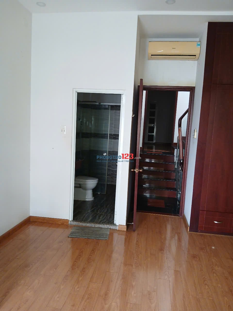 Cho nữ thuê phòng-Nhà riêng chỉ có 4 phòng, cho nữ thuê, diện tích phòng 35m2, chủ không ở chung nhà