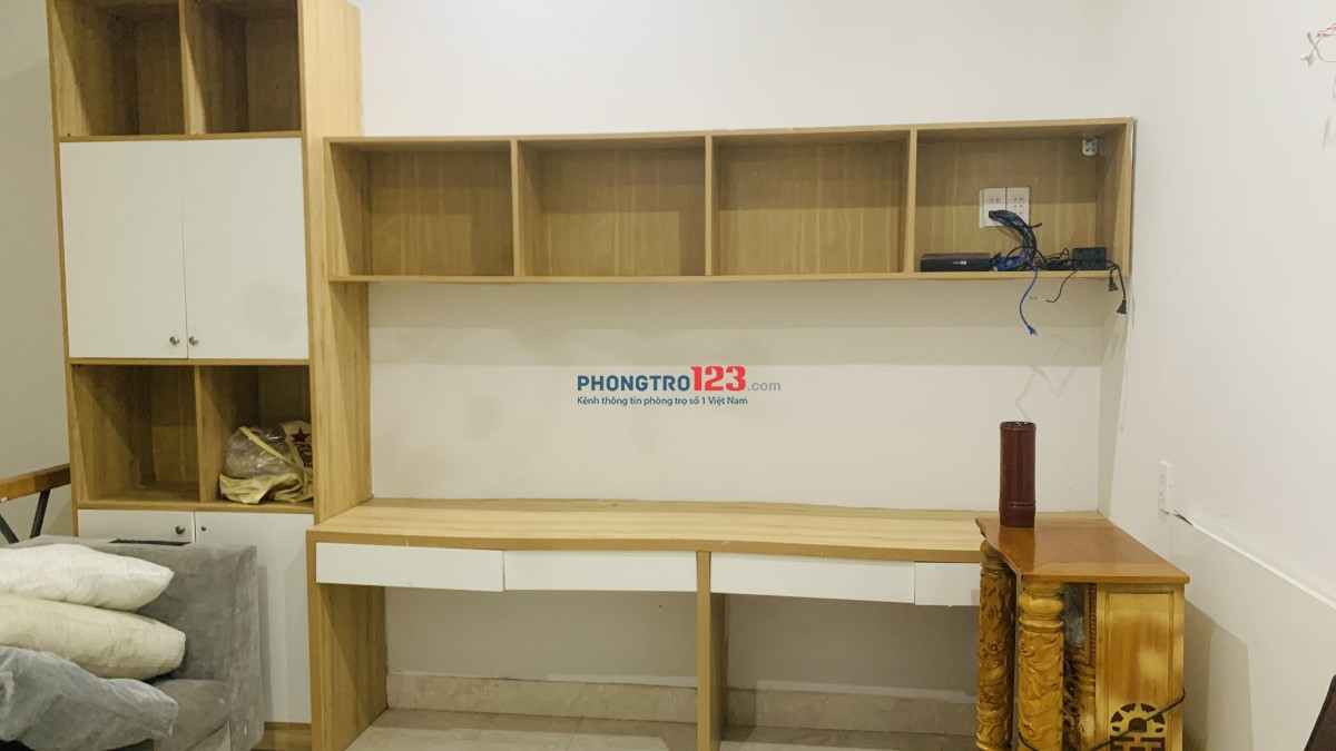 Tìm 1-2 bạn nữ ở ghép. Nhà đẹp, có tầng lửng, máy lạnh, tủ bàn ghế đầy đủ