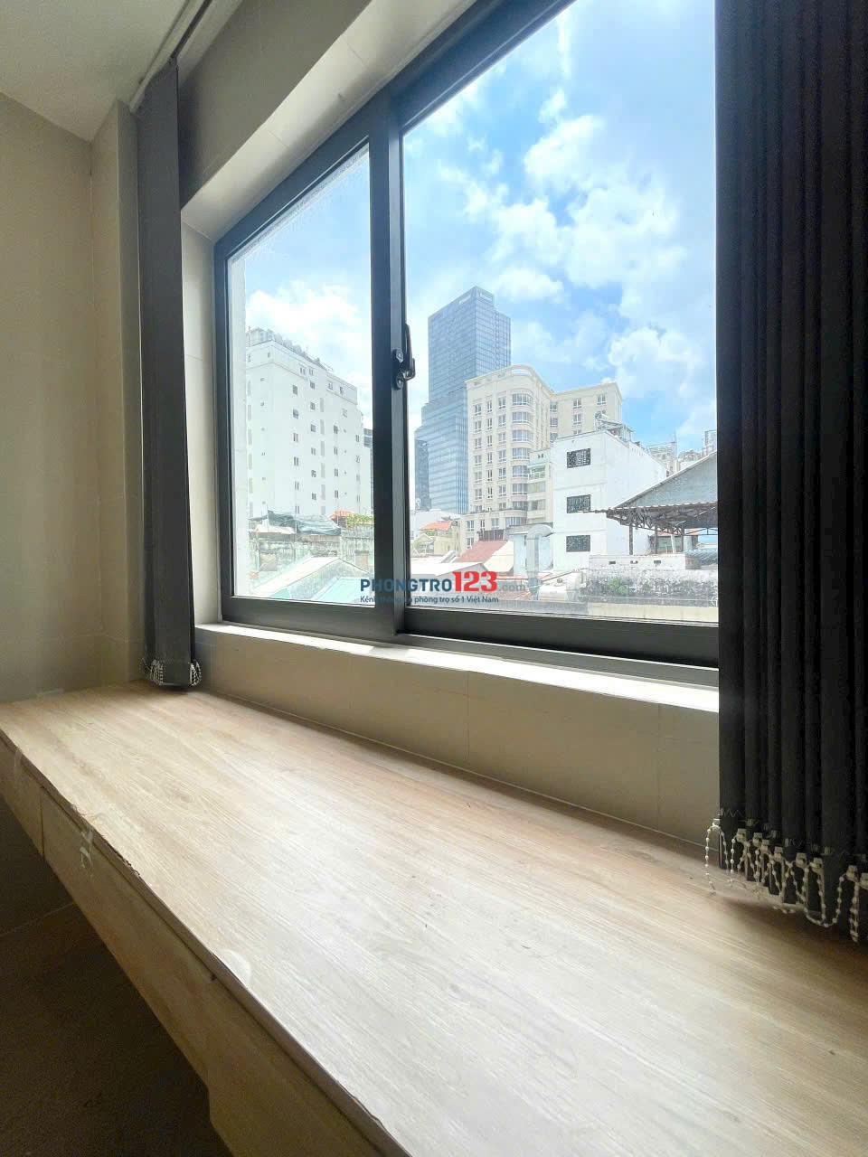 cho thuê phòng trọ quận 1 có Bancong, Đường thủ khoa huân quận 1, ngay Phố đi bộ, ga Metro