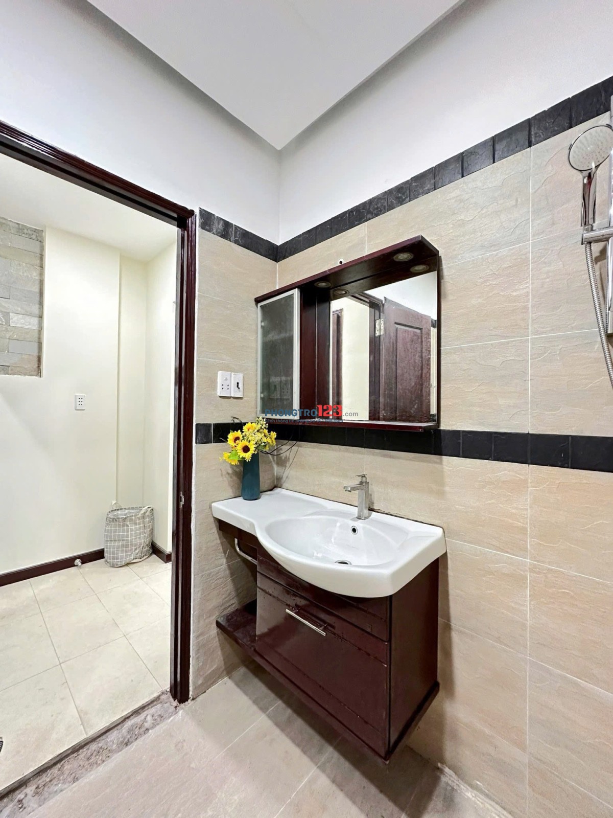 CHO THUÊ CĂN HỘ HOÀNG VĂN THỤ FULL NỘI THẤT BAN CÔNG GẦN SÂN BAY TSN