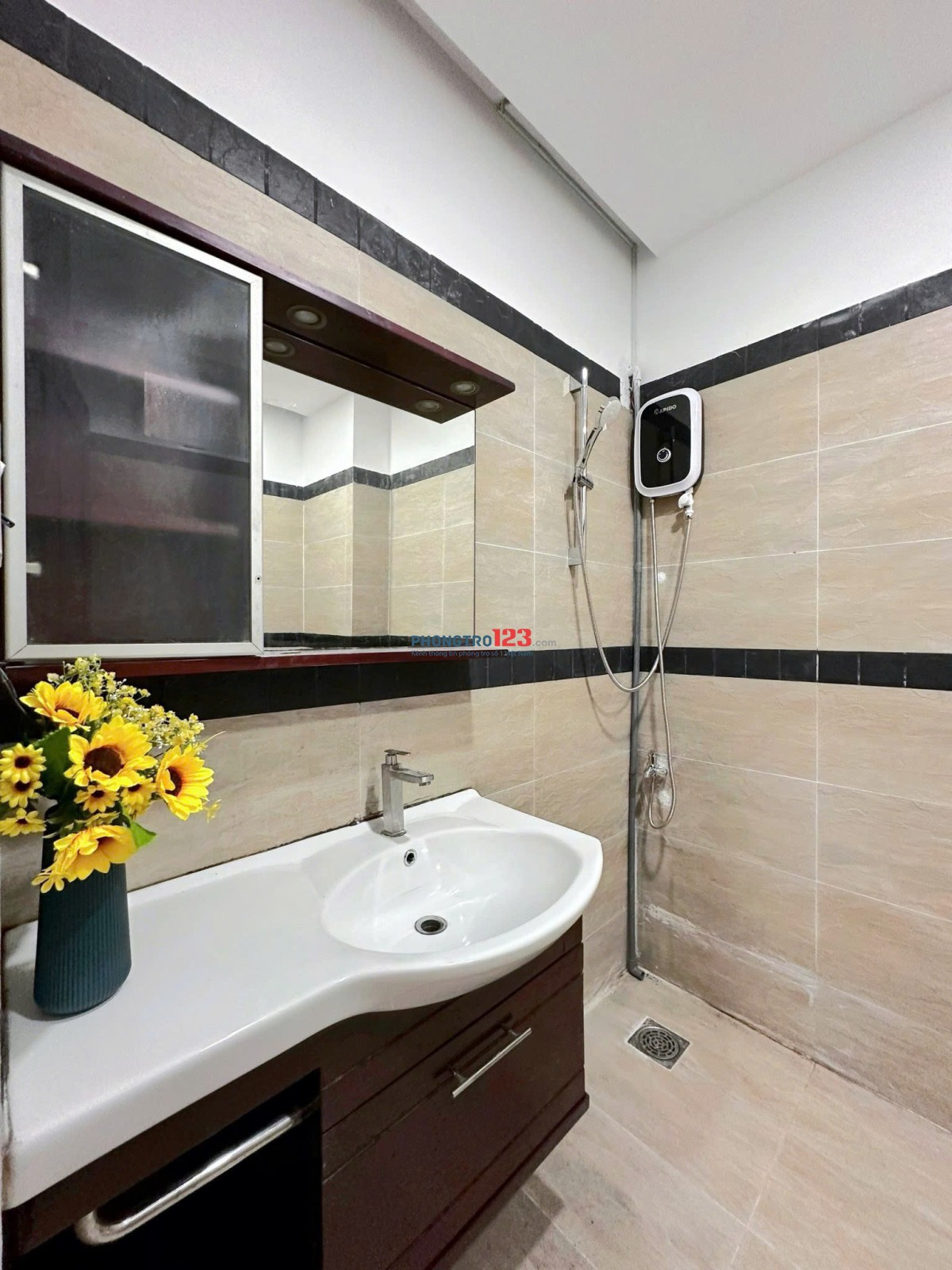 CHO THUÊ CĂN HỘ HOÀNG VĂN THỤ FULL NỘI THẤT BAN CÔNG GẦN SÂN BAY TSN