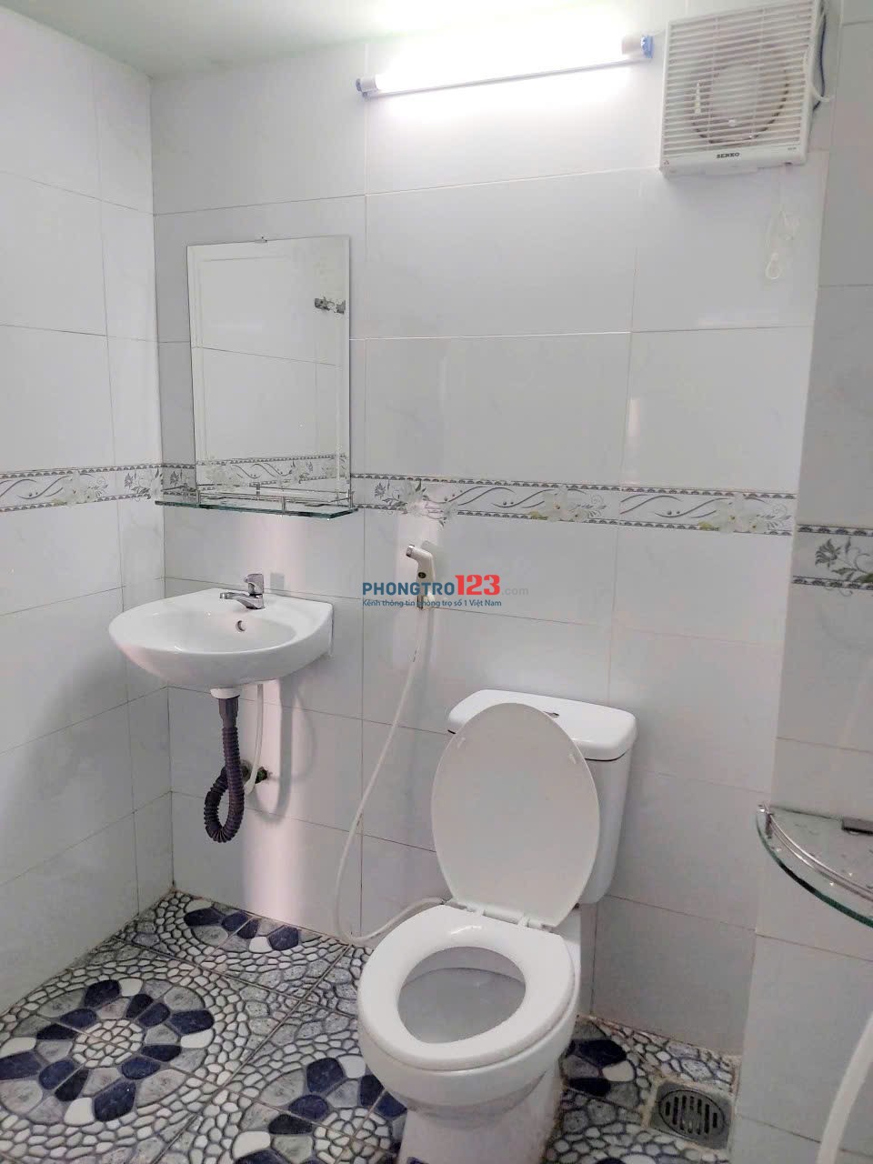Cho Nữ Thuê Phòng Ngay ĐH Ngoại Thương Có Ban Công Full Nội Thất