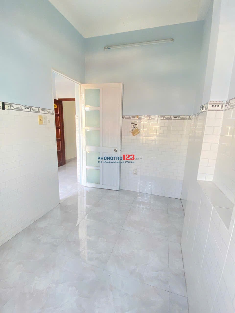 Cho Thuê Phòng 1PN Tách Bếp 32m2 - Có Ban Công - Gần Ngã Tư Hàng Xanh