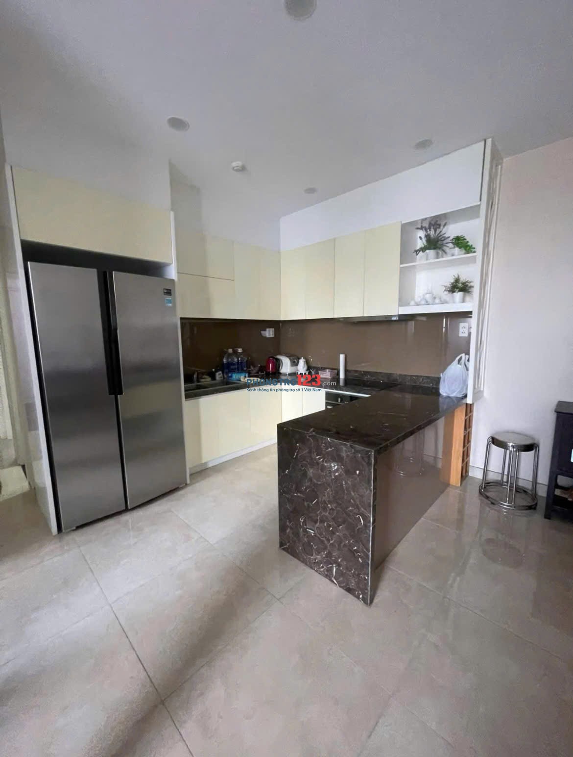 Chung cư Satra, Phan Đăng Lưu, Phú Nhuận, 93m2, 2PN, Nội thất, 16tr5/th.