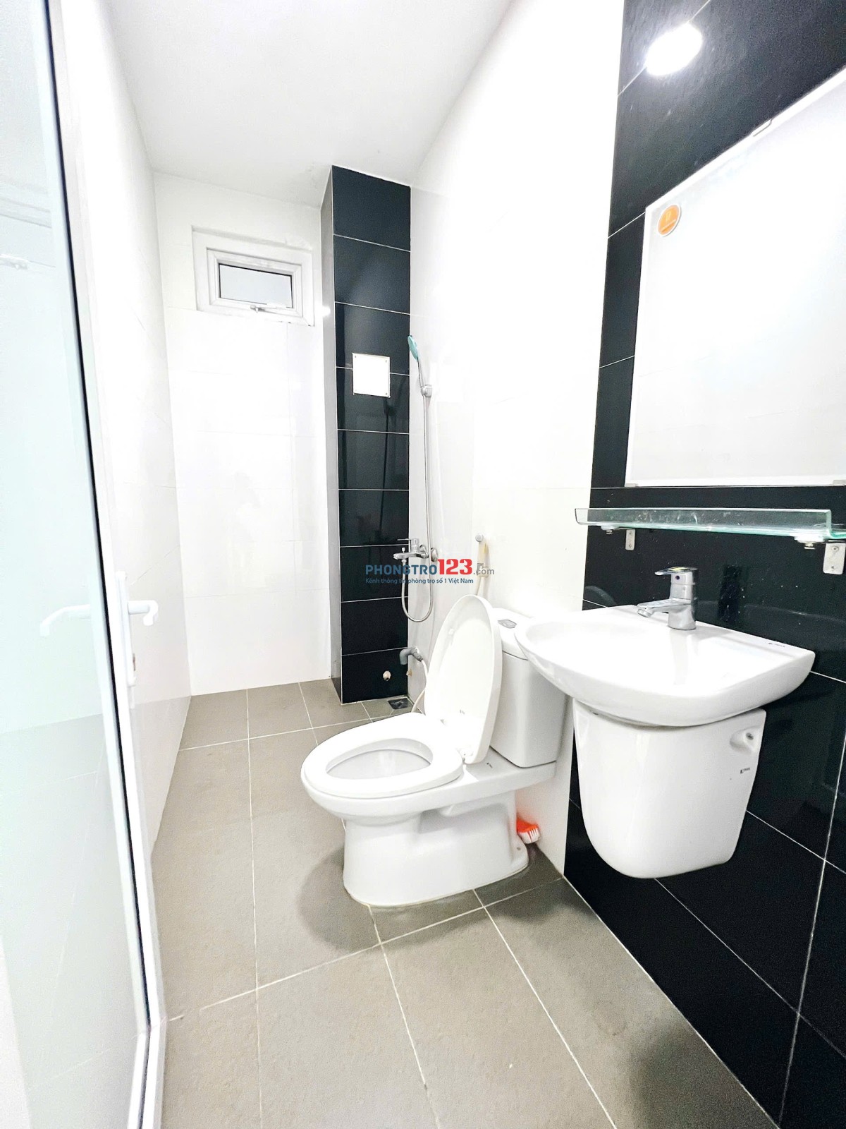 CĂN HỘ FULL NỘI THẤT BAN CÔNG, MÁY GIẶT RIÊNG - LÝ THƯỜNG KIỆT, TÂN BÌNH - GẦN SÂN BAY, ĐH BKU, VHU