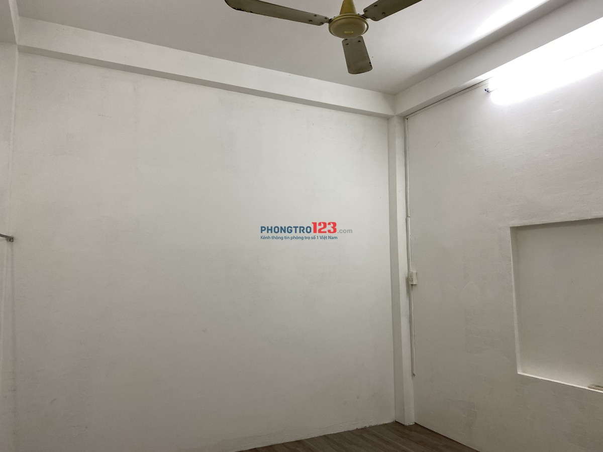 Phòng trọ máy lạnh - sát ETOWN cộng hòa - giờ giấc tự do