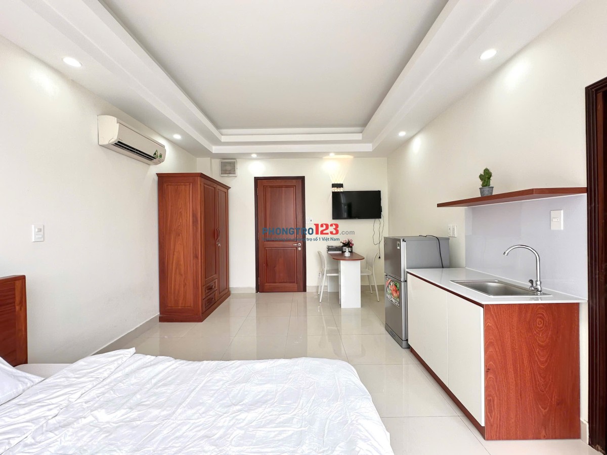 CHO THUÊ CĂN HỘ DỊCH VỤ NGAY SÂN BAY CÓ CỬA SỔ LỚN, KHU AN NINH