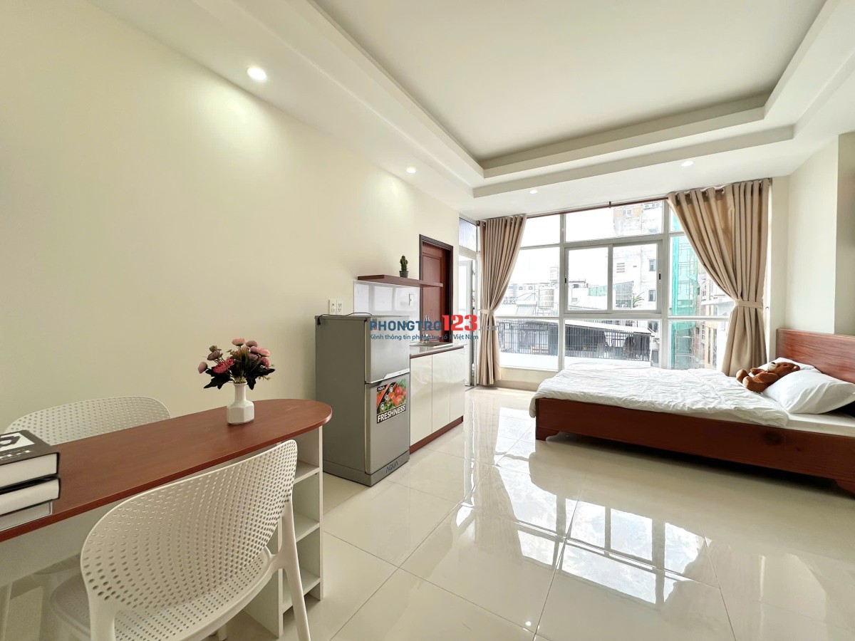 CHO THUÊ CĂN HỘ DỊCH VỤ NGAY SÂN BAY CÓ CỬA SỔ LỚN, KHU AN NINH