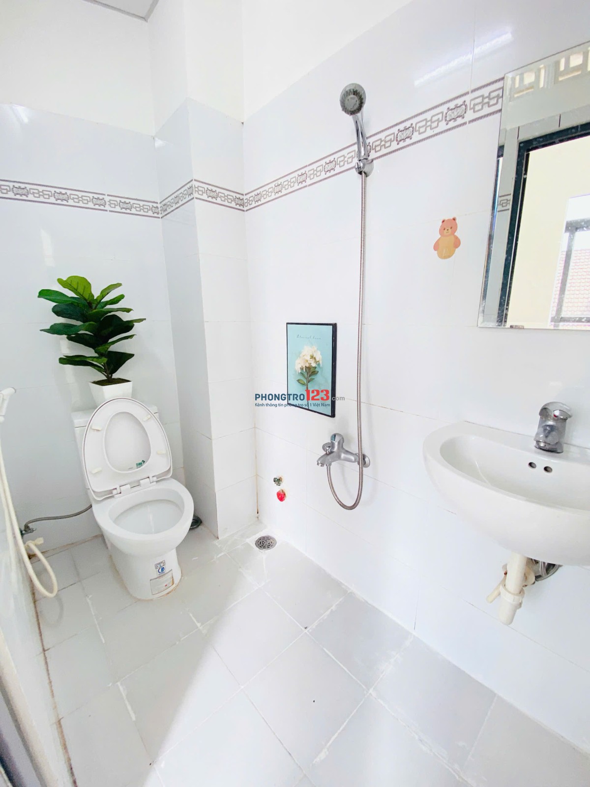 PHÒNG TRỌ BAN CÔNG NẰM NGAY QUẬN 1