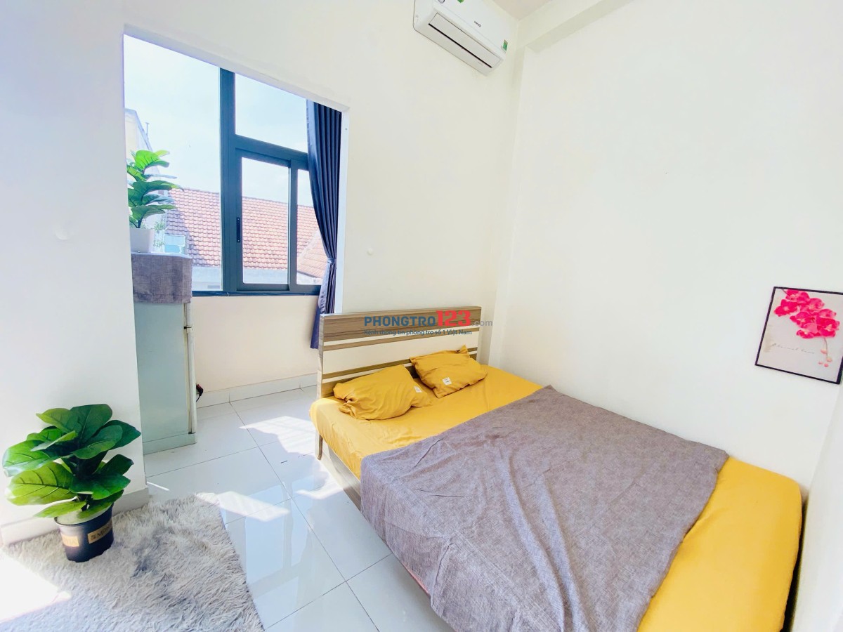 PHÒNG TRỌ BAN CÔNG NẰM NGAY QUẬN 1