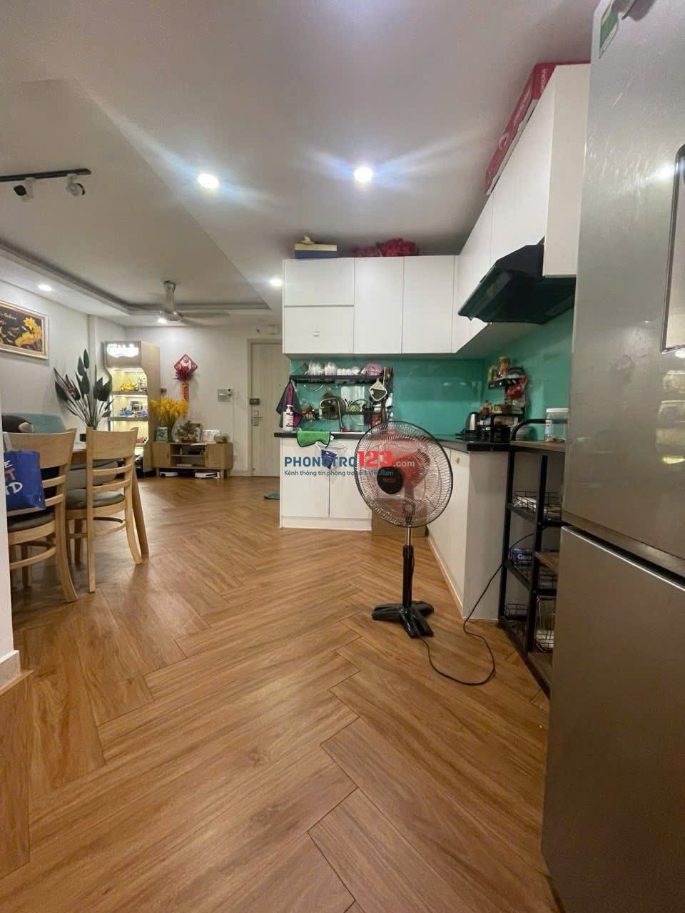 CHung cư Screc, Trường Sa, Q3: 85m2, 2p ngủ, 2wc, full nội thất, 13tr