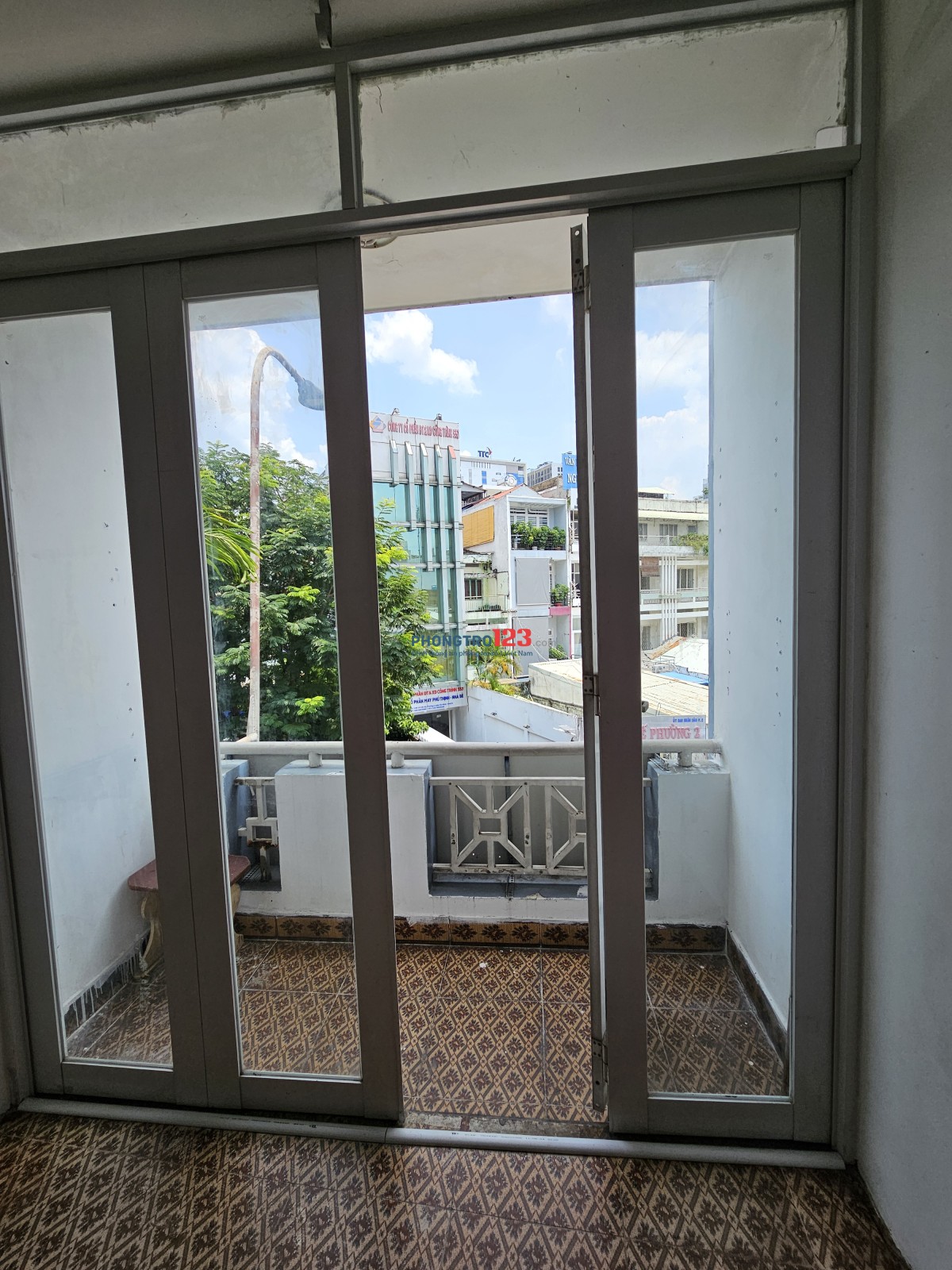 Cho thuê phòng trọ ở lầu 3 ngang 3m dài 12m
