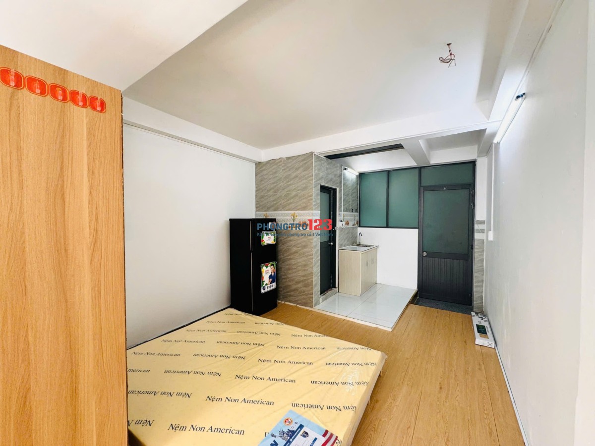 PHÒNG SIÊU RỘNG RÃI, NƠ TRANG LONG, GẦN HÀNG XANH, ĐẠI HỌC HUTECH HỒNG BÀNG, UEF, GTVT, VĂN LANG.