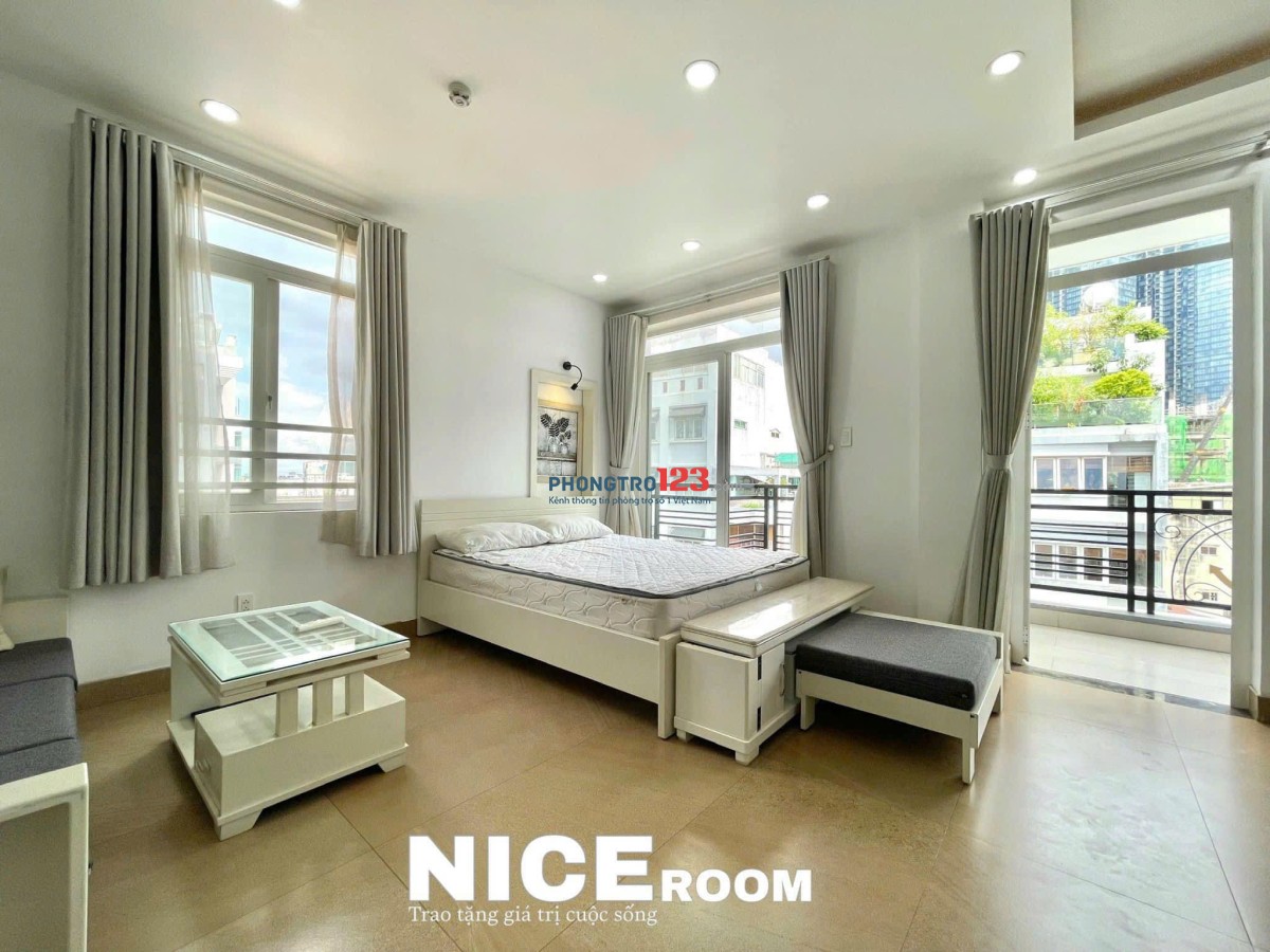 CHO THUÊ CĂN HỘ DỊCH VỤ CỬA SỔ BAN CÔNG VIEW ĐẸP PHÒNG RỘNG SÁT PHÚ NHUẬN QUẬN 1 VÀ CÁC ĐẠI HỌC