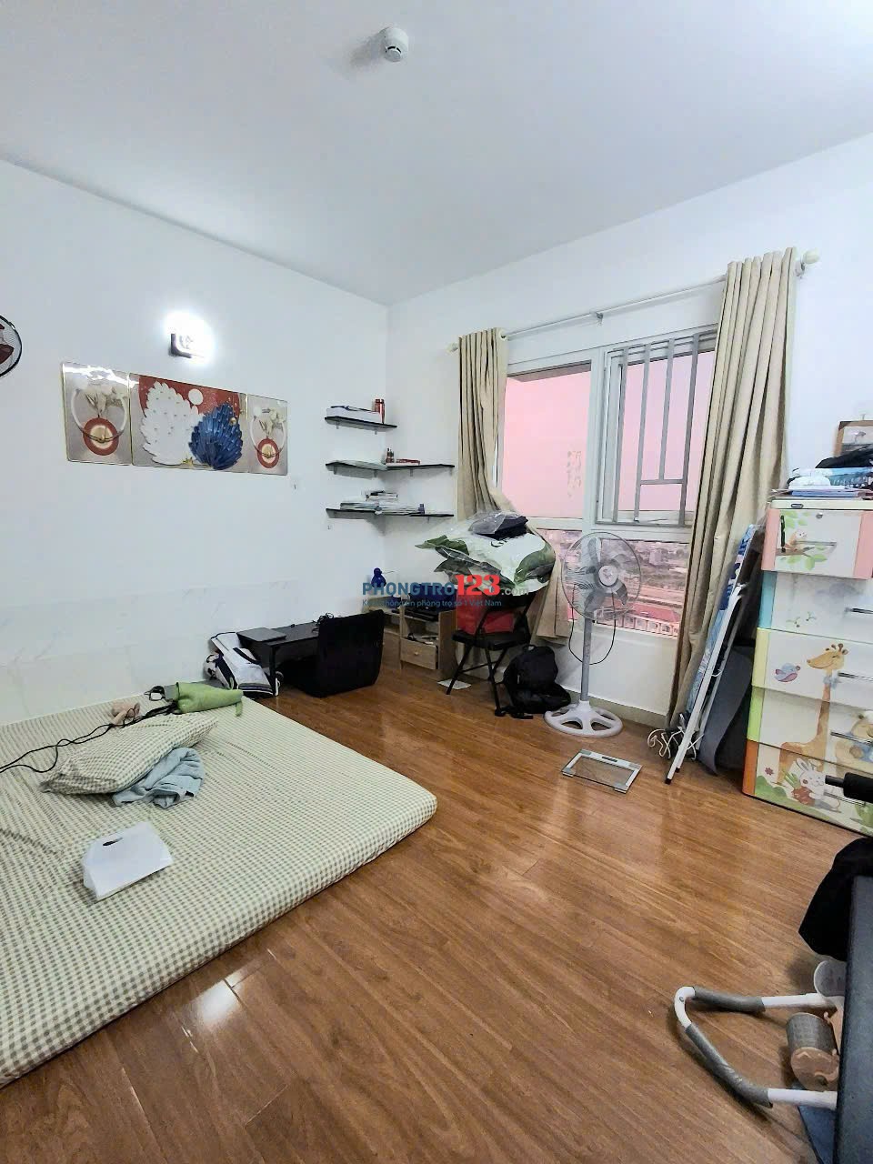 CHO THUÊ CHUNG CƯ DT 81m2, 2PN, 2 WC