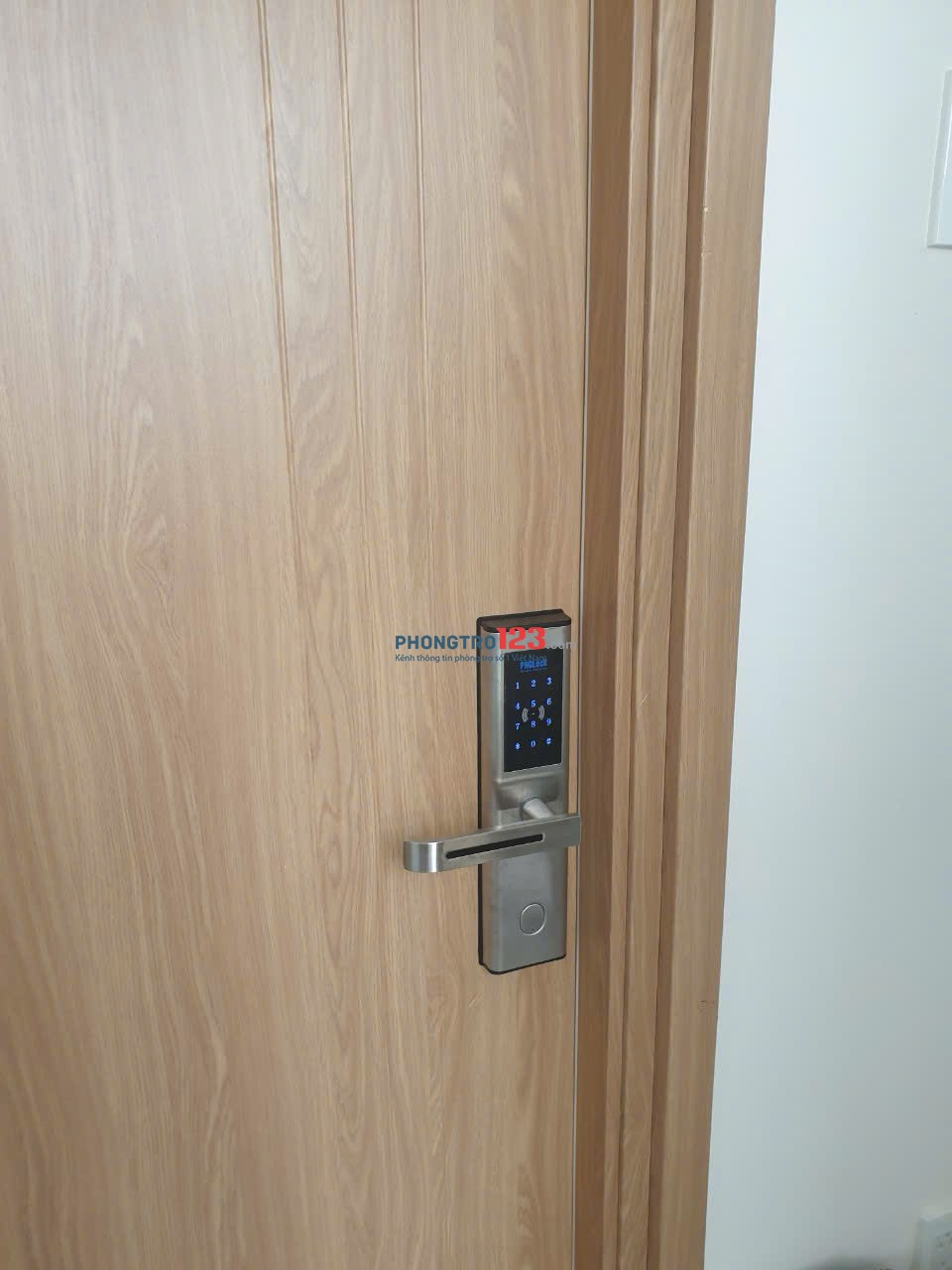 THUÊ NGAY CĂN HỘ NGUYỄN VĂN TRỖI FULL NỘI THẤT BAN CÔNG GẦN SÂN BAY TSN - CÔNG VIÊN HOÀNG VĂN THỤ