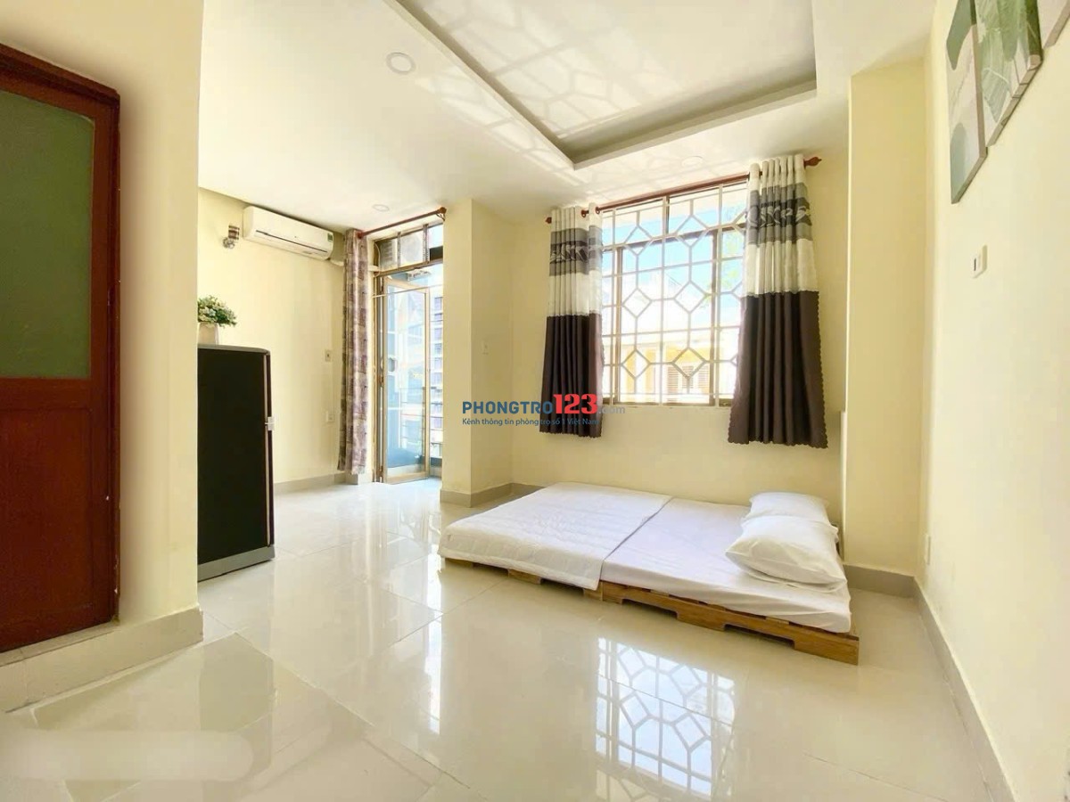 Cho thuê phòng ban công Trần Thiện Chánh quận 10 gần gần ĐH Huflit, ĐH Kinh Tế, Vạn Hạnh Mall, 3/2