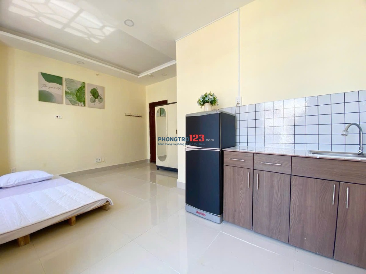 Cho thuê phòng ban công Trần Thiện Chánh quận 10 gần gần ĐH Huflit, ĐH Kinh Tế, Vạn Hạnh Mall, 3/2