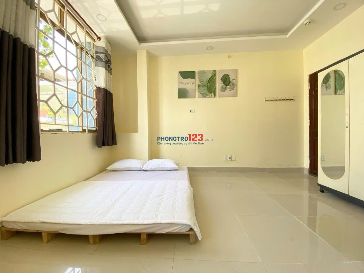 Cho thuê phòng ban công Trần Thiện Chánh quận 10 gần gần ĐH Huflit, ĐH Kinh Tế, Vạn Hạnh Mall, 3/2