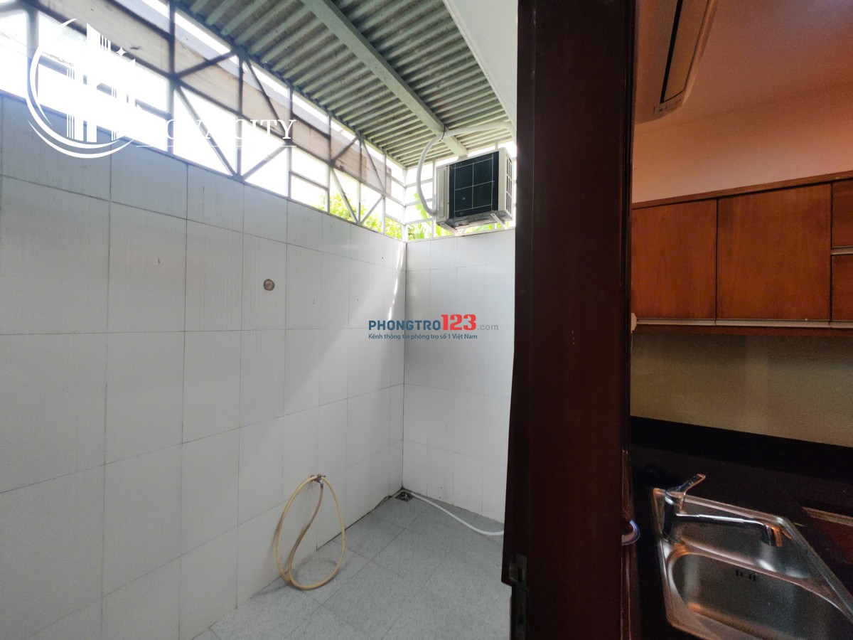 Căn hộ full nội thất có sân sau gần Phạm Hùng - Nguyễn Văn Linh - nhà thờ Nam Hải