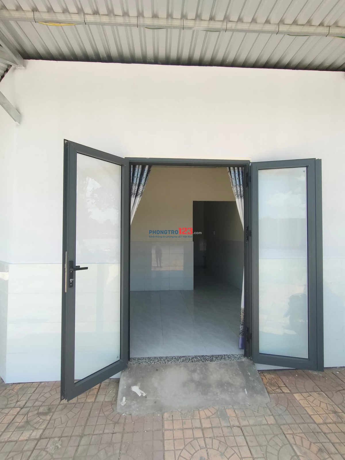 CÒN 1 PHÒNG MỚI XÂY MẶT TIỀN LỘ Ô TÔ KDC HƯNG PHÚ 1 - GẦN SIÊU THỊ GO & TRUNG TÂM TP CẦN THƠ