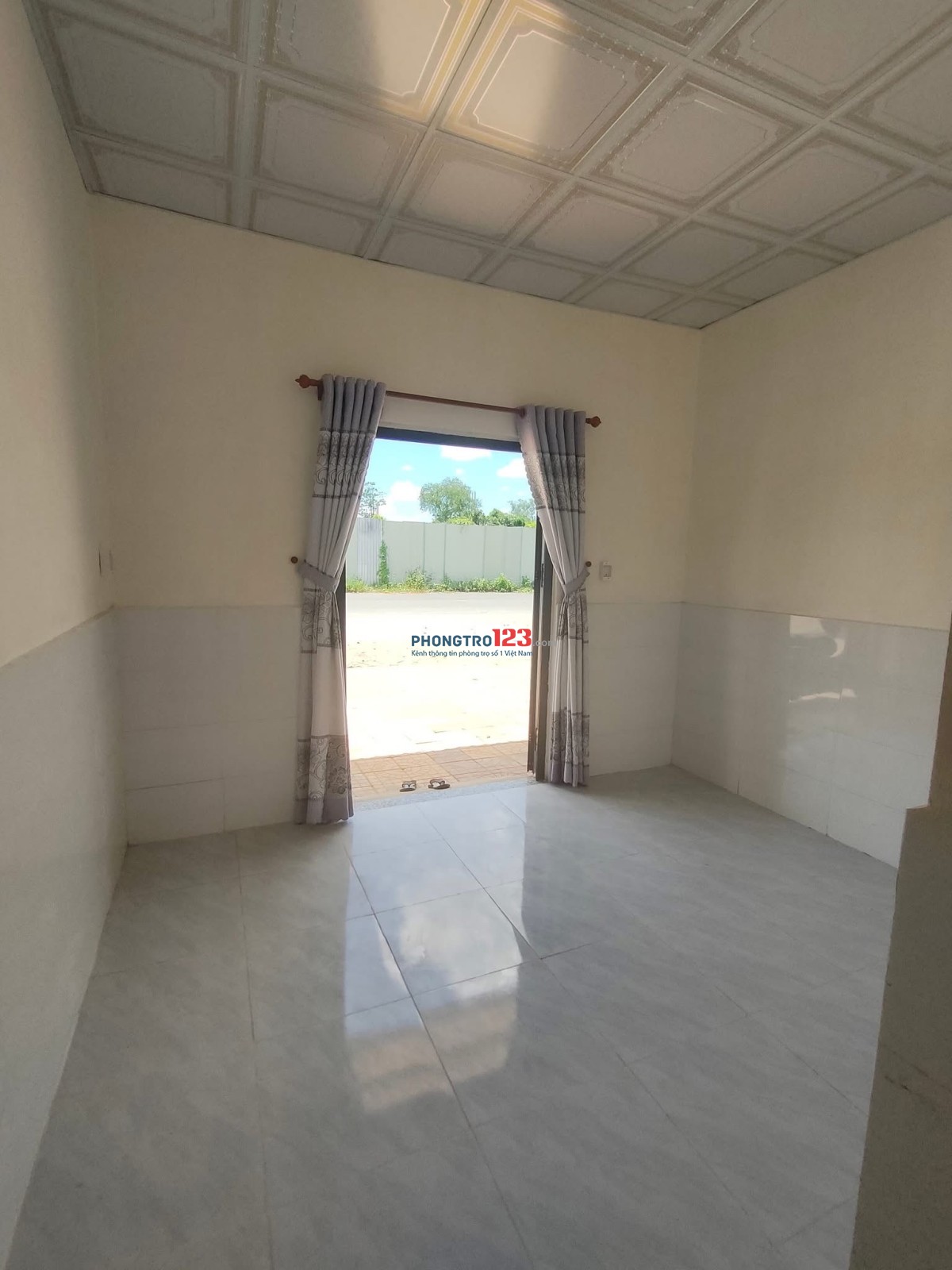 CÒN 1 PHÒNG MỚI XÂY MẶT TIỀN LỘ Ô TÔ KDC HƯNG PHÚ 1 - GẦN SIÊU THỊ GO & TRUNG TÂM TP CẦN THƠ