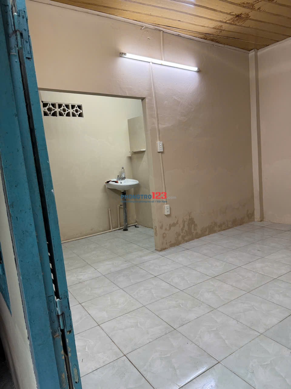 Phòng trọ giá rẻ 25m2 tại Nguyễn Xí Bình Thạnh