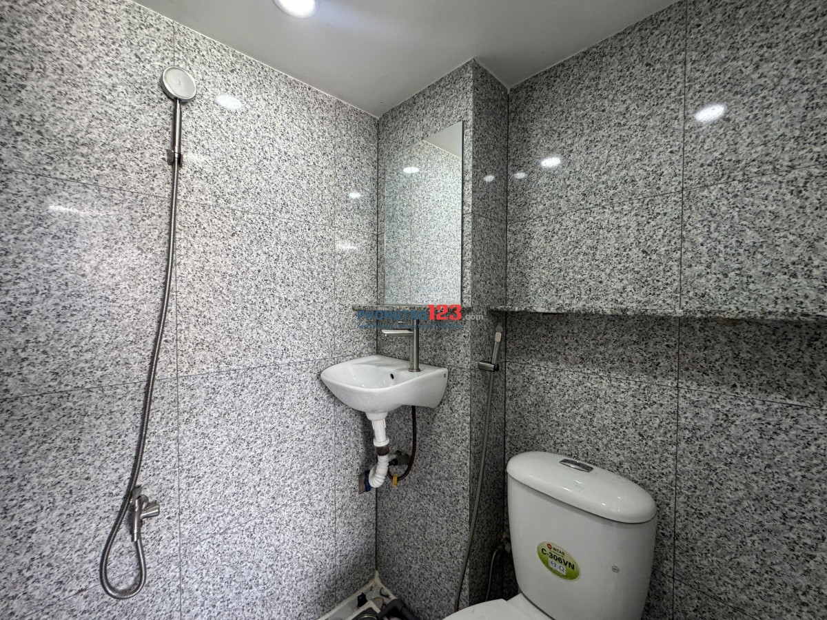 CHO THUÊ PHÒNG GIÁ RẺ - MÁY LẠNH - GÁC CAO - CỬA SỔ TRỜI NGAY ĐH NGUYỄN TẤT THÀNH - VƯỜN LÀI