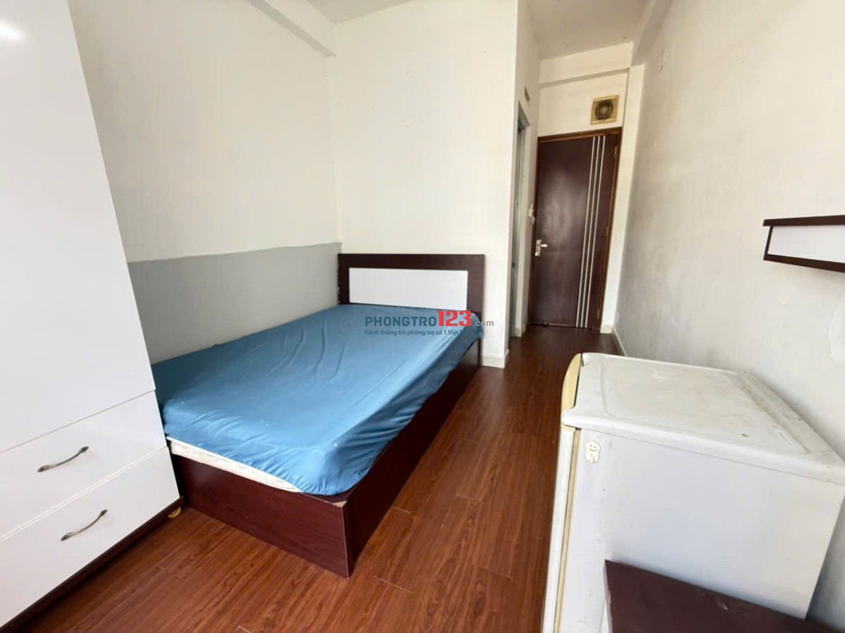 Cho thuê phòng ban công full nội thất quận 10 gần Đại học Kinh tế